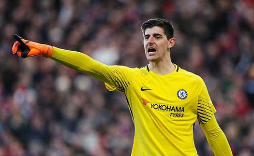 Thibaut Courtois công khai 'bật' Antonio Conte về cách dùng Hazard