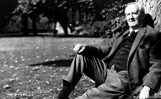 Lần đầu phát hành cuốn sách J.R.R. Tolkien viết cách đây 100 năm