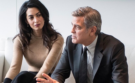 George Clooney thề sẽ kiện những kẻ 'trèo rào, leo cây' săn ảnh cặp song sinh