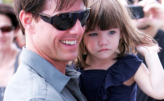 Tom Cruise từ chối nói chuyện với con gái Suri