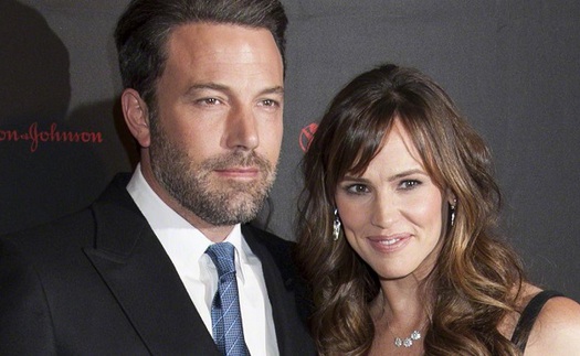 Jennifer Garner nổi giận trước video Ben Affleck vuốt ve người phụ nữ khác