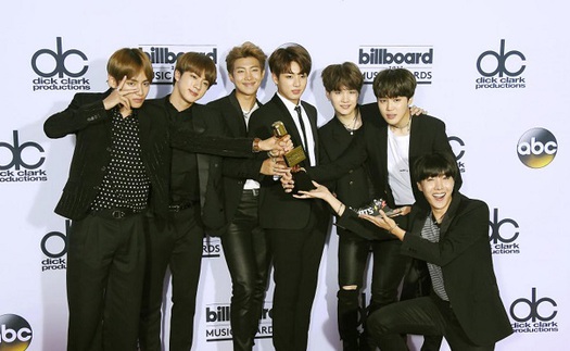 BTS được Bảo tàng Grammy Mỹ mời trò chuyện độc quyền sau loạt kỳ tích