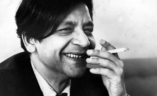 V.S. Naipaul, nhà văn với vết thương hở và chủ nhân giải Nobel, qua đời ở tuổi 85