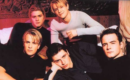 Westlife chính thức tái hợp, ra sản phẩm và đi tour, nhưng không đủ 5 người