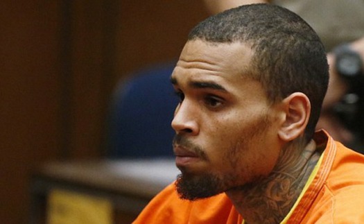 Chris Brown bị bắt ở Pháp vì cáo buộc hiếp dâm, có thể đi tù 15 năm