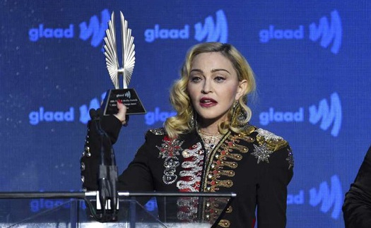 Madonna tưởng nhớ những người bạn mất vì AIDS trong phát biểu nhận giải GLAAD