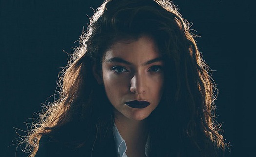 Lorde hoãn ra album mới vì chuyện buồn riêng