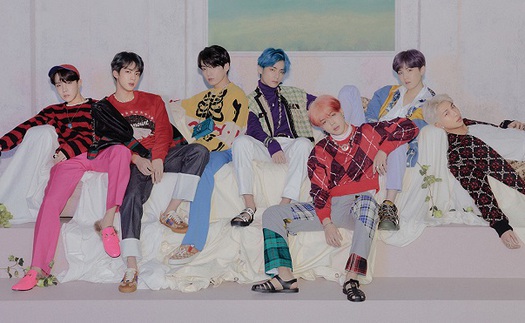 ARMY biểu tình xe tải, yêu cầu BigHit ngừng 'lợi dụng' BTS