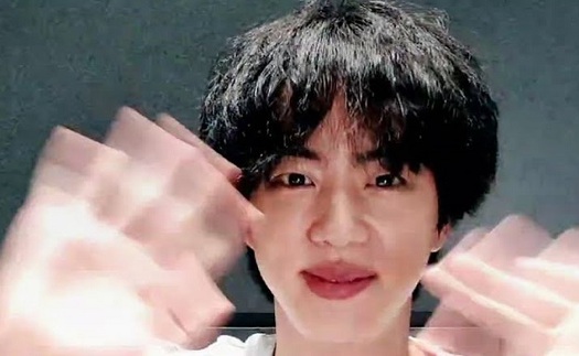 ‘Vua lộ hàng BTS’ Jin nói về hợp tác với thần tượng âm nhạc