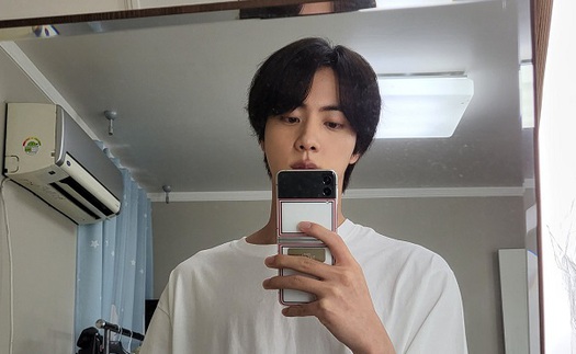 Ảnh mới của Jin BTS trên Twitter khiến ARMY phát cuồng vì 1 lý do