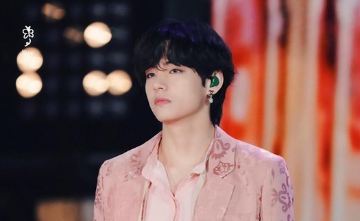 V BTS lên sách, đứng bìa cùng Harry Styles