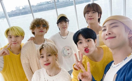 BTS tung loạt ảnh selfie nhóm giữ kín bao lâu nay cho ‘FESTA 2022’