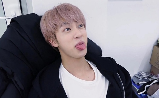 Jin BTS pha trò về ảnh IU trên Instagram của J-Hope, Jungkook bỗng bị réo tên