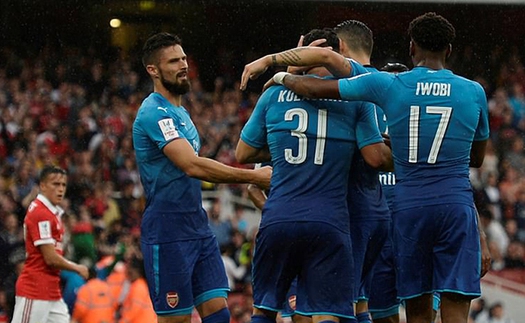 CẬP NHẬT sáng 30/07: Arsenal thắng đậm ở Emirates Cup, PSG giành siêu cúp Pháp, Fellaini sắp rời Man United.