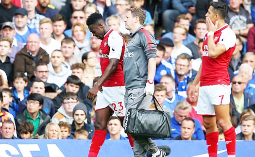 Lại dính chấn thương nặng, Welbeck mong manh như 'thủy tinh'... Robben