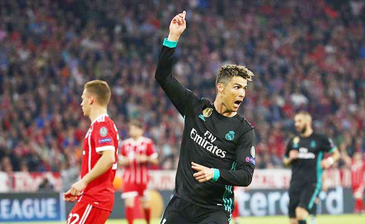 Bayern 1-2 Real Madrid: Ronaldo chơi tệ nhất, có nguy cơ mất bóng vàng vào tay Salah