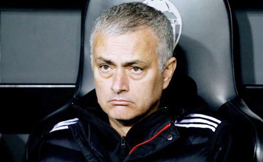 Mourinho có 'sống sót' qua Giáng sinh? Ai quyết định số phận Mourinho?