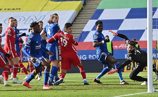 Leicester 3-1 Liverpool: Thua 3 trận liên tiếp, The Kop đã giương cờ trắng