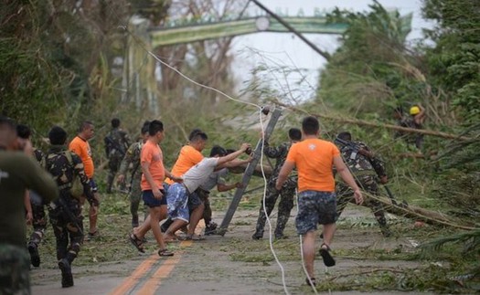 Hình ảnh siêu bão Mangkhut cầy nát Philippines với sức gió hủy diệt