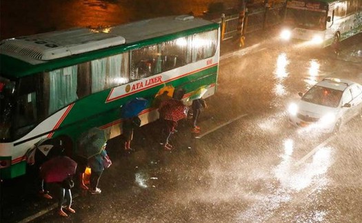 VIDEO: Điều chỉnh các chuyến bay do bão Mangkhut