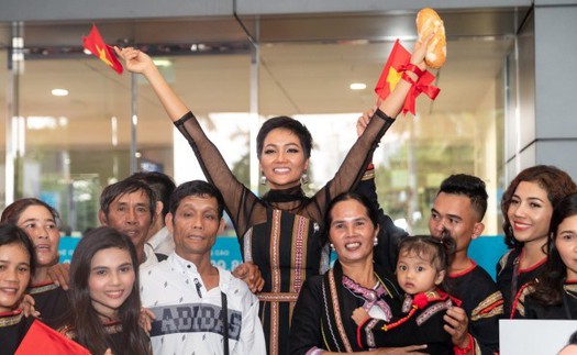 Trở về từ Miss Universe 2018, H’Hen Niê dành 100% tiền thưởng ‘nóng’ làm từ thiện