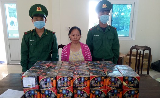 Triệt phá tụ điểm đánh bạc quy mô lớn và vận chuyển pháo lậu ở khu vực biên giới