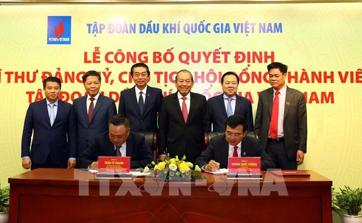 Phó Thủ tướng Trương Hòa Bình trao Quyết định Chủ tịch PVN cho ông Hoàng Quốc Vượng