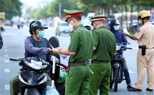 Hà Nội siết chặt kiểm tra người ra đường, xử lý nghiêm vi phạm quy định giãn cách xã hội