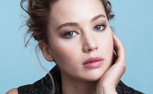 Bất chấp lời đe dọa, Jennifer Lawrence chủ động chụp hình khỏa thân cho Vogue