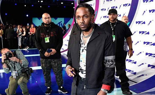 VIDEO: Kendrick Lamar thống trị lễ trao giải MTV VMA 2017