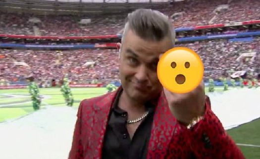 Robbie Williams 'trần tình' về vụ 'ngón tay thối' tại khai mạc World Cup