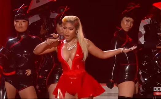 BET Awards: Nicki Minaj 'cháy' hết mình, khoe 3 vòng bốc lửa trên sân khấu