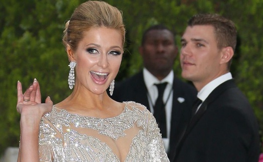 Chia tay Paris Hilton, bạn trai đại gia muốn lấy lại nhẫn đính hôn triệu đô