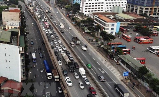 Cảnh sát Giao thông tuần tra, ghi hình xe vi phạm trên tuyến cầu Thanh Trì- Vành đai 3