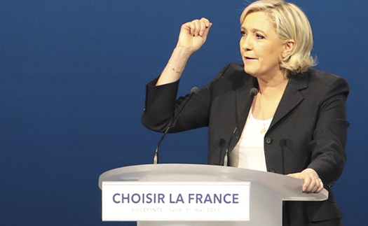 Ứng viên tổng thống Pháp Le Pen bị tố đạo văn của người thua cuộc