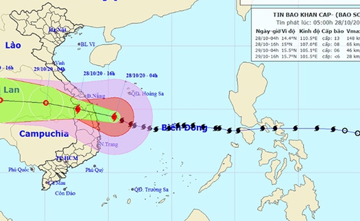 Bão số 9 ở ngay trên vùng biển từ Đà Nẵng đến Phú Yên với gió mạnh giật cấp 16