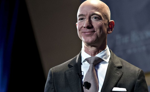 Tỷ phú Jeff Bezos từ chức CEO của Amazon