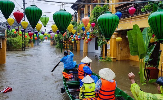 Không khí lạnh tràn về, miền Bắc rét sâu, miền Trung lại mưa lớn