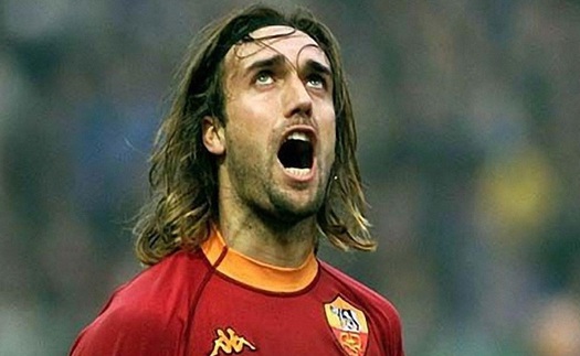 Vì sao Batistuta vẫn chưa thể đi lại bình thường?