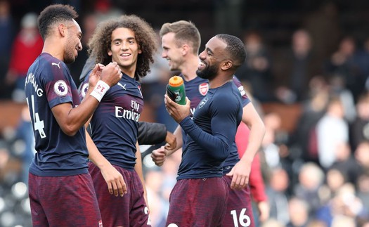 Đằng sau thành công của Arsenal: Emery luôn biết mình, gần gũi và đứng lên bảo vệ cầu thủ