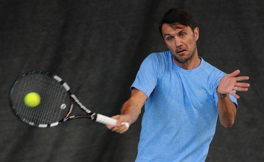 Paolo Maldini vượt vòng loại tennis chuyên nghiệp, tham vọng dự Wimbledon