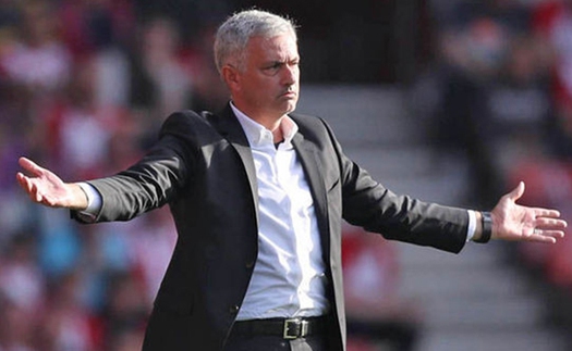 Đến Mourinho cũng không biết tại sao bị truất quyền chỉ đạo khi M.U thắng Southampton