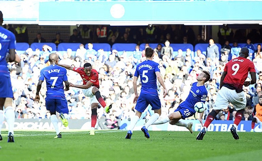 M.U: Martial lập cú đúp, khẳng định anh mới là người hùng của Mourinho