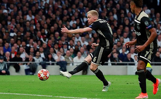 Van de Beek úp mở vị trí muốn đá tại MU