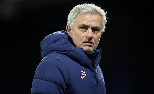 Mourinho lại mắng hàng thủ vì mắc nhiều sai lầm trước Everton