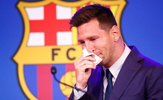 Messi bật khóc trong buổi họp báo chia tay Barcelona