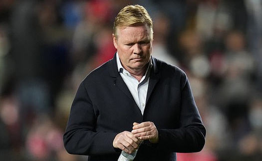 Ronald Koeman đã bị sa thải, fan Barcelona mừng như mở hội