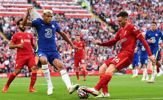 Carragher muốn Liverpool giống Chelsea hơn