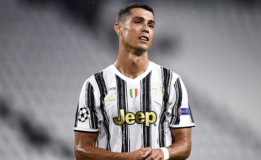 Juventus thua sốc Villarreal, Ronaldo bị réo tên