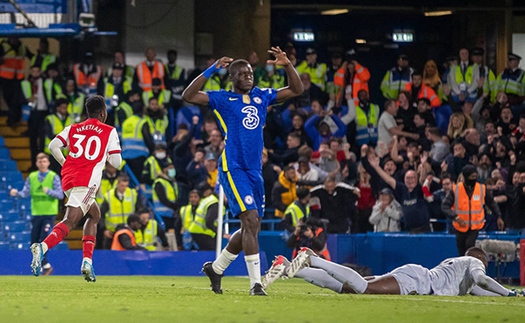 Chelsea 2-4 Arsenal: Thắng kịch tính, Arsenal nuôi hy vọng Top 4